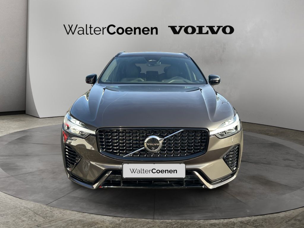VOLVO XC60 T8 AWD Recharge Plus Dark 360° AHK semi ele VOLVO XC60 T8 AWD Recharge Plus Dark 360° AHK semi ele