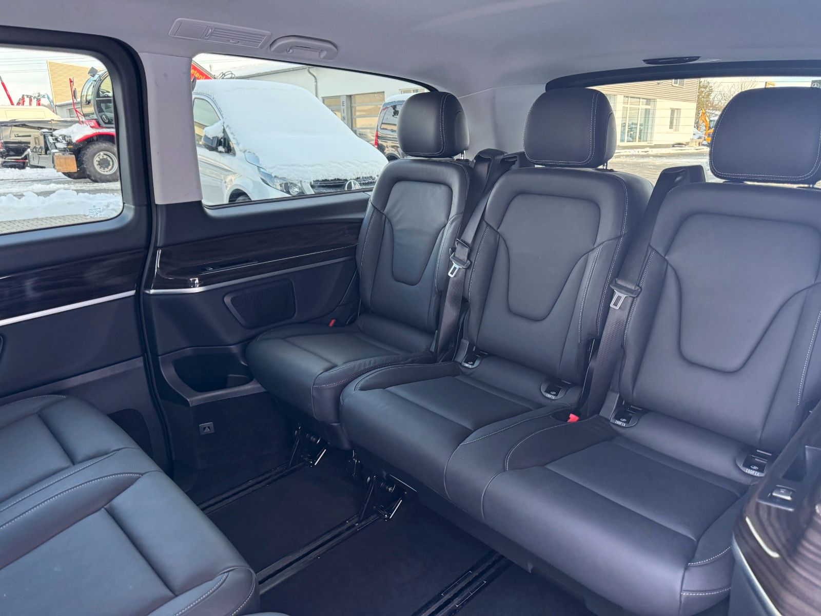 Fahrzeugabbildung Mercedes-Benz V 300 d AVA Extral AIRMATIC Standheiz 360Kamera