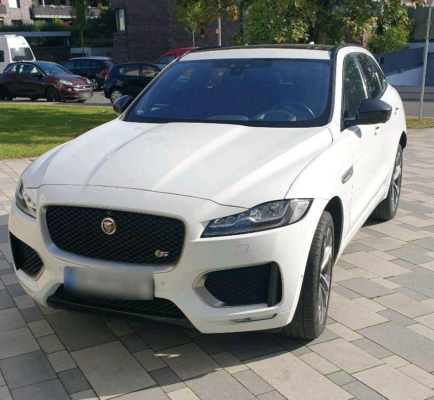 Jaguar F-Pace