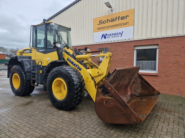 Komatsu WA 200 -7 Radlader mit SW + Schaufel + Gabel