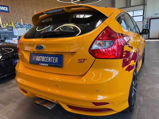 MYAUTOCENTER – Gebraucht- und Jahreswagen mit Werkstattservice in Pfaffenhofen Ford Focus *RECARO*SPORT*SitzHZ*2-ZONEN*TÜV 0127*
