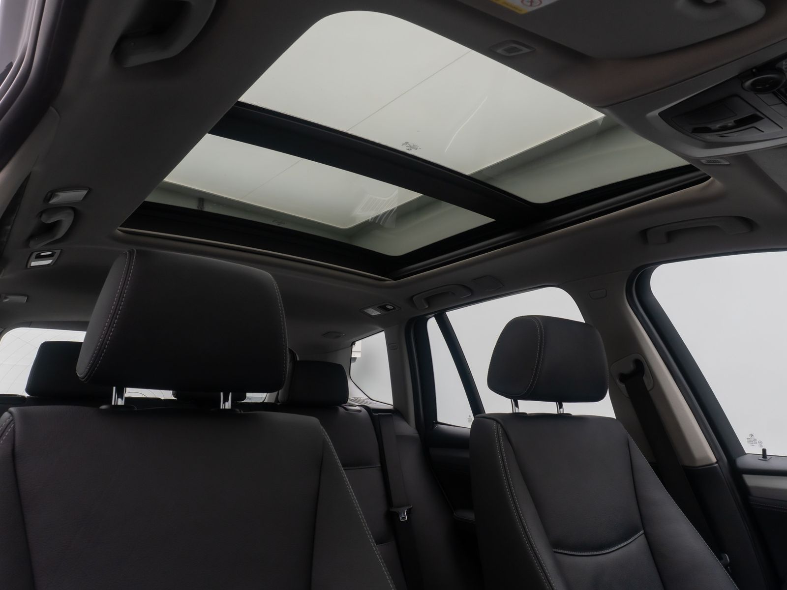 Fahrzeugabbildung BMW X3 xD20d xLine Kamera HiFi Panorama NaviPr Leder