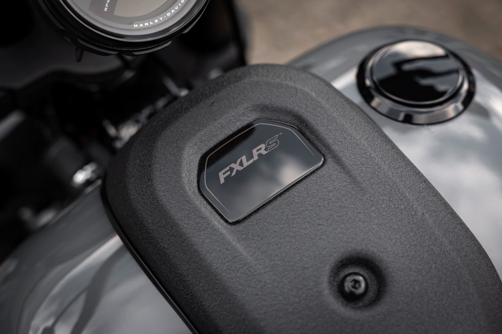 Fahrzeugabbildung Harley-Davidson FXLRS LOW RIDER S 117 CUI - JEKILL&HYDE -