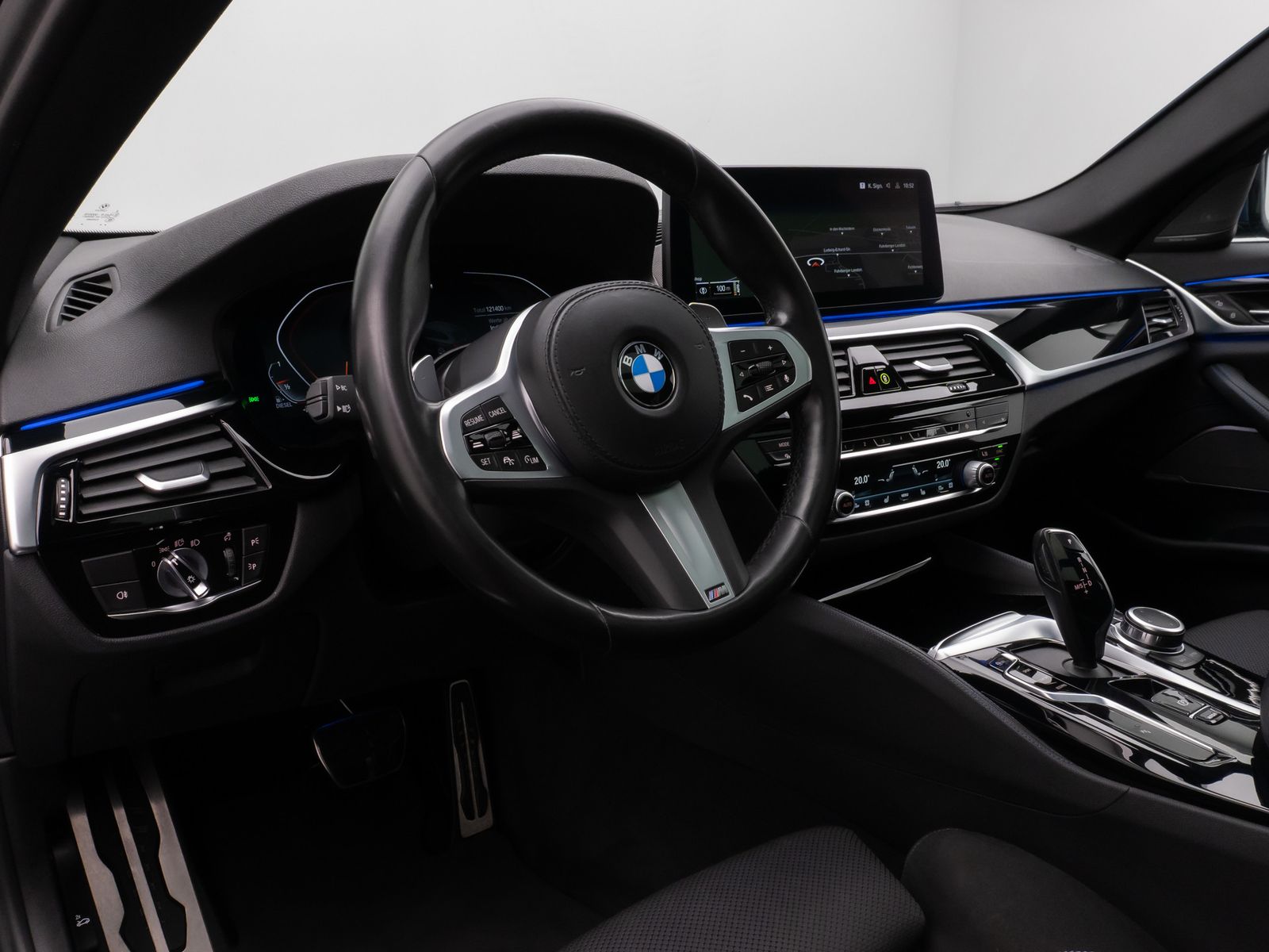Fahrzeugabbildung BMW 530d M Sport Panorama Kamera Laser HUD DAB H/K