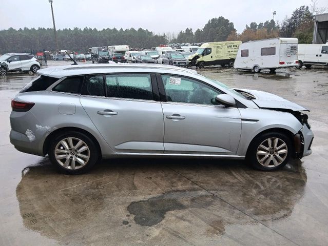 Renault MEGANE IV ESTATE 1.5 BDCI 115