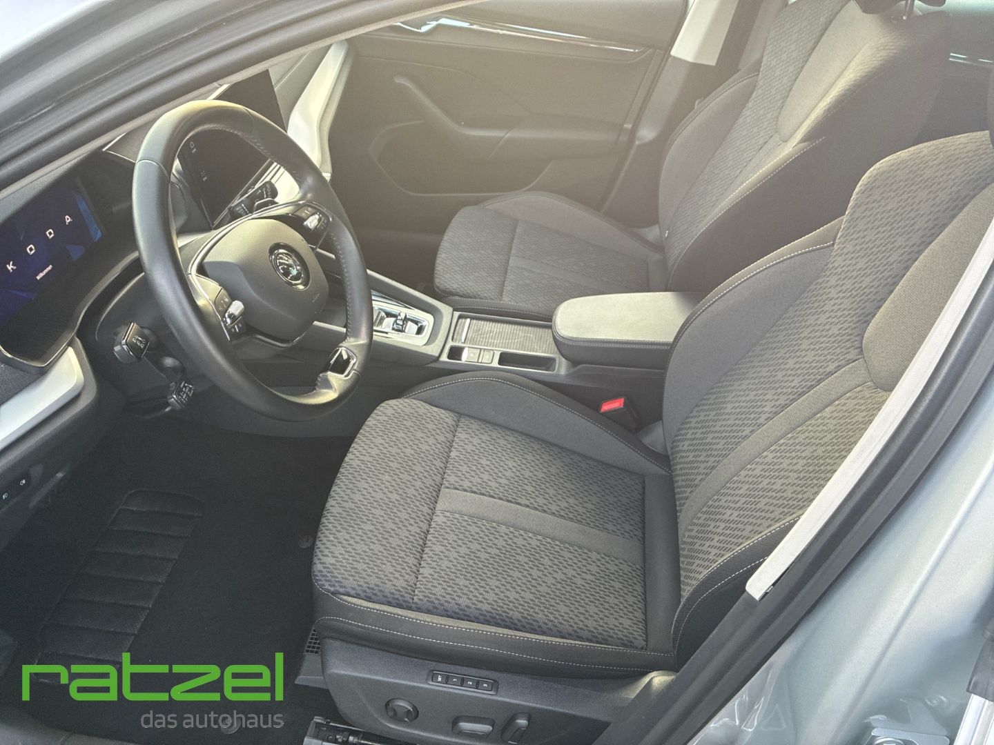 Fahrzeugabbildung SKODA Octavia Combi 1.5 TSI ACT e-TEC Style HUD AHK-kl