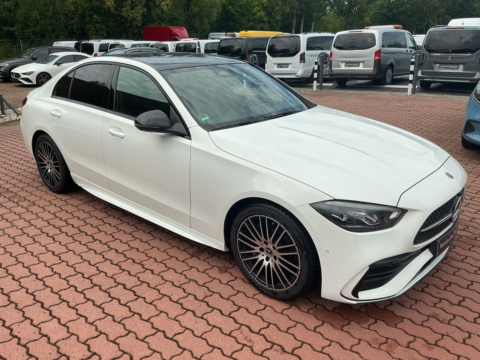 Mercedes-Benz C 200 AMG Edition PanoD 360Ka Nightp Mem Distro foto 3