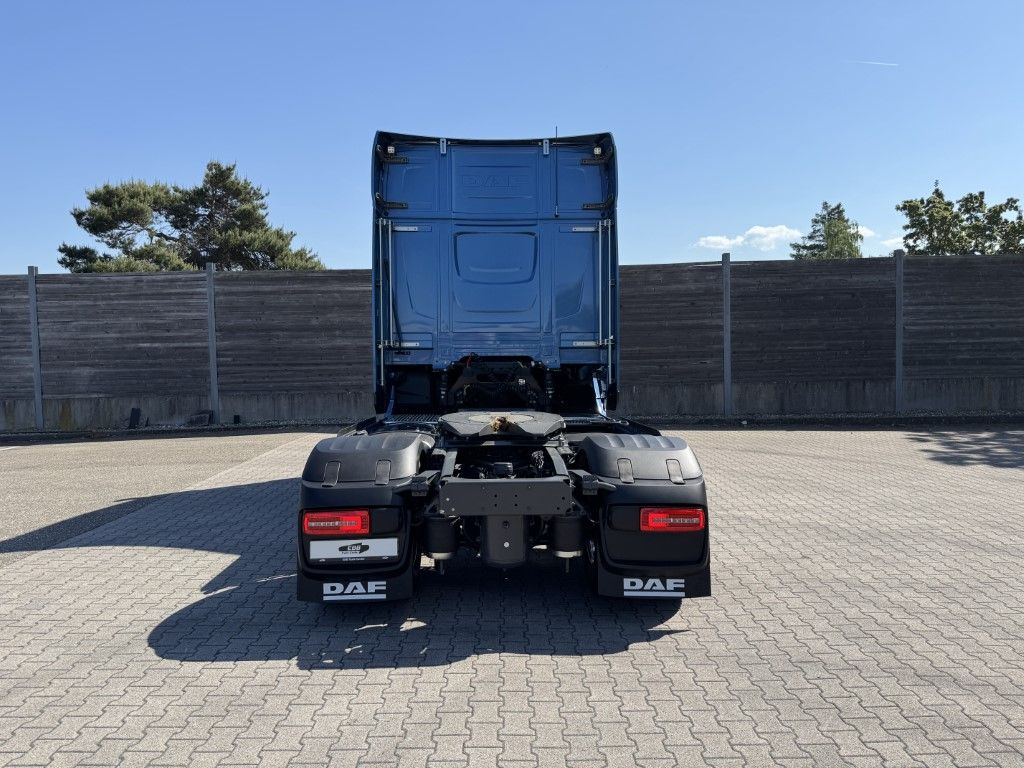 Fahrzeugabbildung DAF FT XG  530 BLAU METALLIC Limited Edition