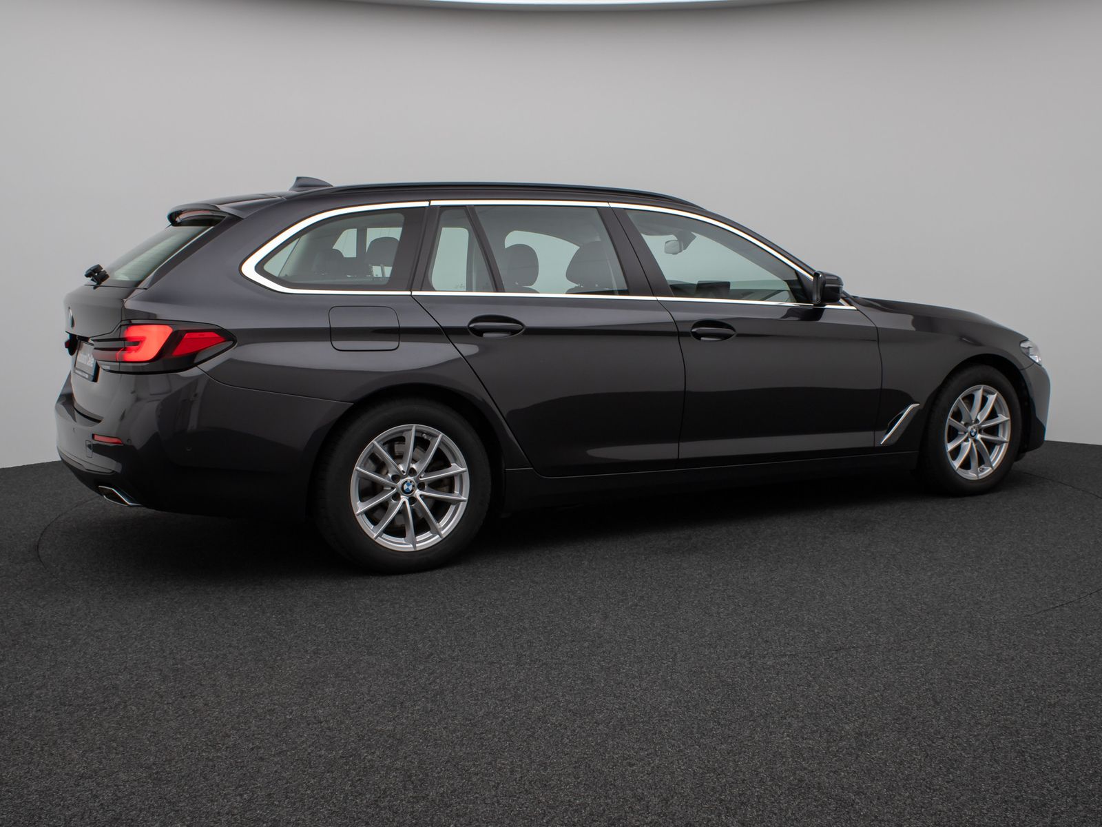 Fahrzeugabbildung BMW 520d Kamera DAB CockPitPro Alarm Sport Leder LED