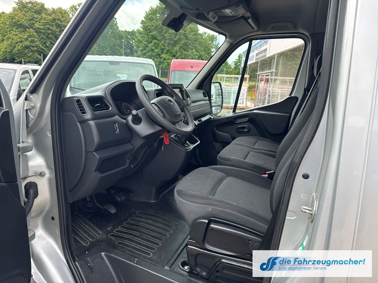 Fahrzeugabbildung Opel Movano Koffer L4H1 3,5t ZwillingsBe. Navi Temp R