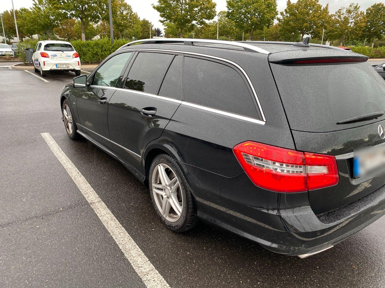 Mercedes-Benz E350 2011 — interior