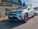 Toyota RAV 4 2,5 VVT -I Hybrid Styl  - Toyota RAV 4: Teilleder