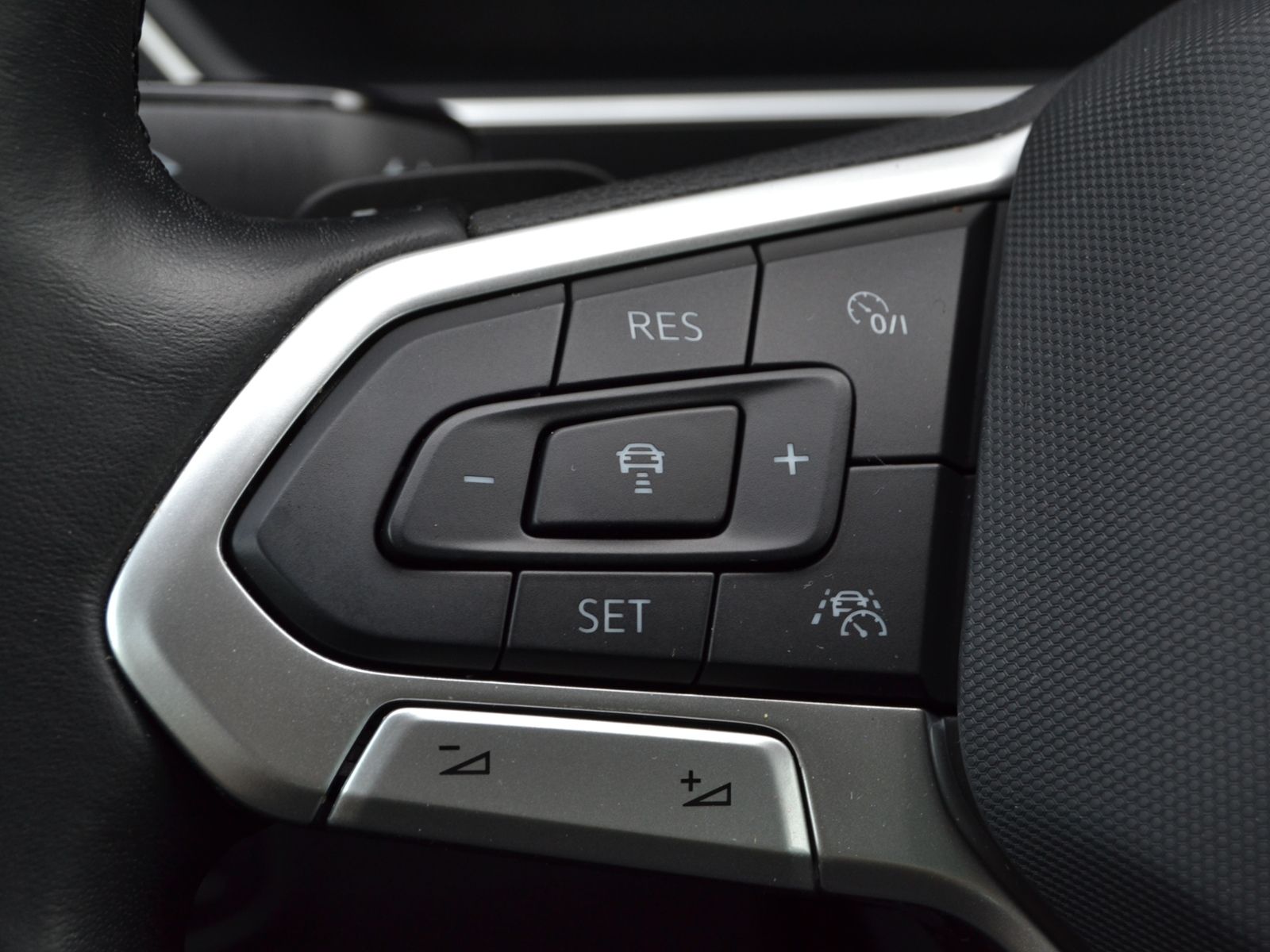 Tiguan 1.5 TSI 150 PS DSG Elegance AHK/SPORT-PAK