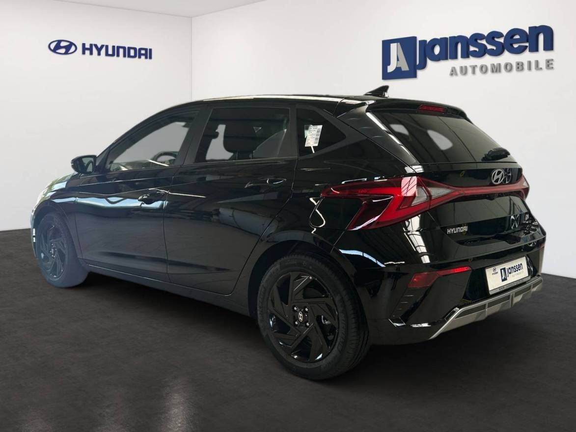 Fahrzeugabbildung Hyundai i20 (MY26) 1.0 T-GDI (90 PS) 7-DCT Blackline