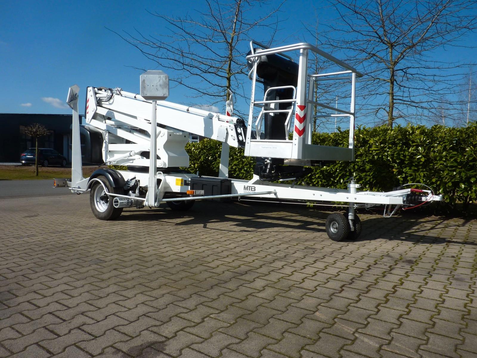 Andere Anhänger Arbeitsbühne Dino 160XT