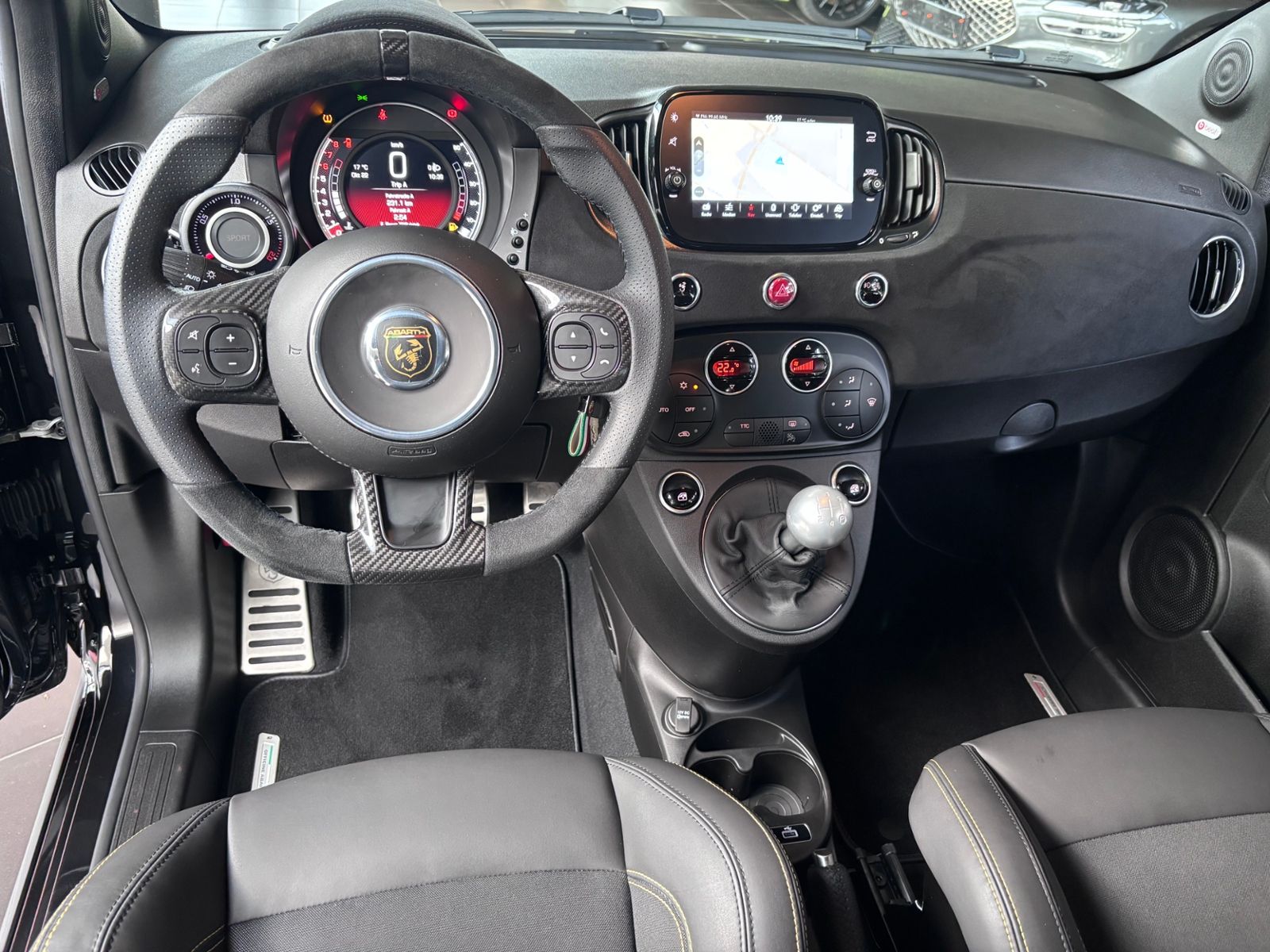 Fahrzeugabbildung Abarth 695 75 Anniversario NAVI ALU Beats