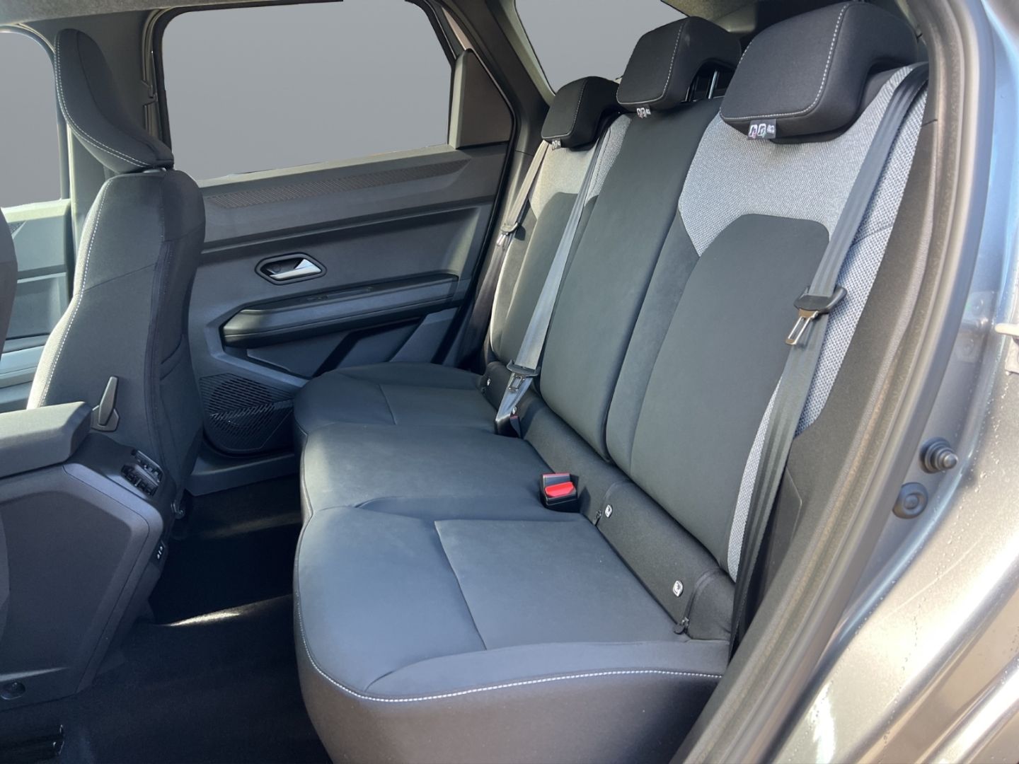 Fahrzeugabbildung Dacia Bigster Hybrid 155 Journey 1.8 E-TECH EU6e Navi