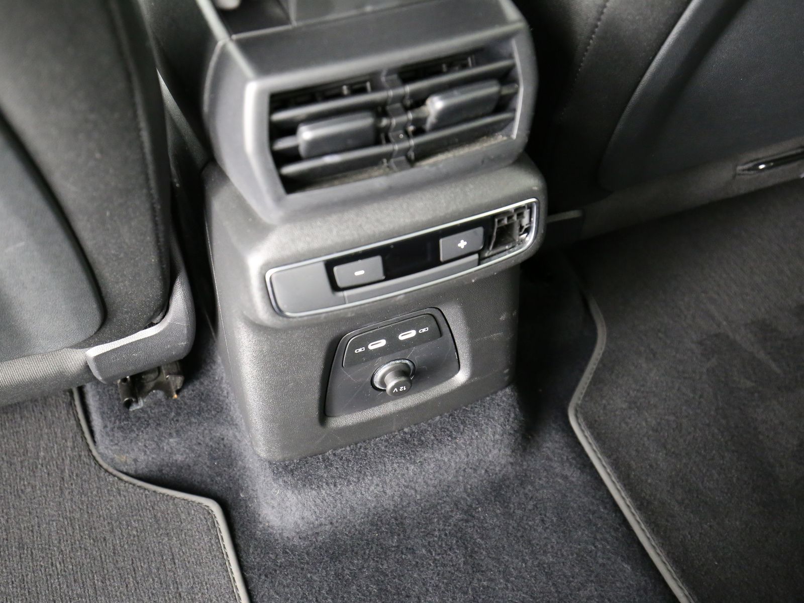 Audi Q4 - Bild 25