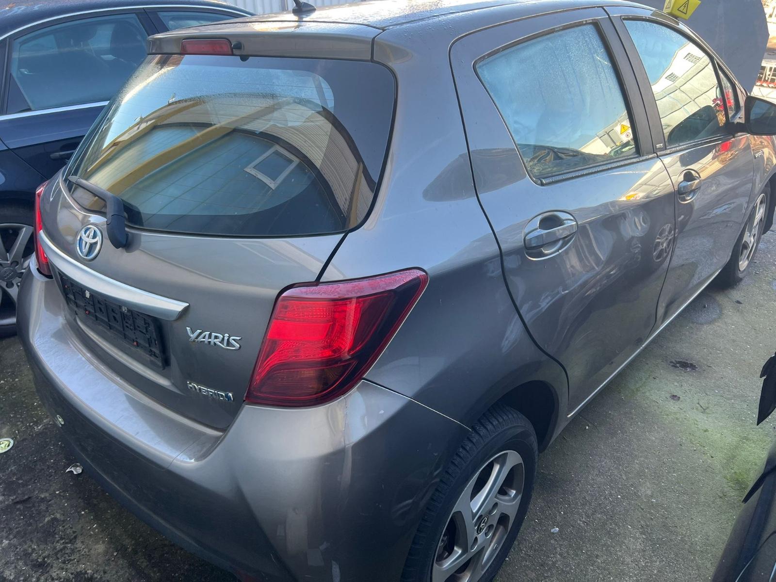 Toyota Yaris Edition-S Hybrid/Navi/PDC/Kamera/Sitzhz.