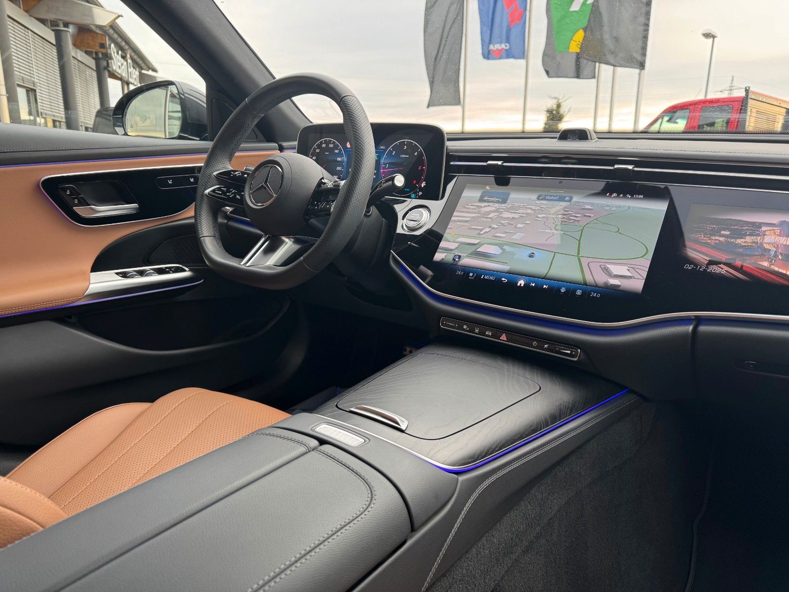 Fahrzeugabbildung Mercedes-Benz E 220d T AMG+Hyperscreen+Leder+AHK+DistrPro+STH