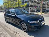 BMW 318d  Sport  Ausstattung Automatik |CarPlay| - BMW 318: Limousine
