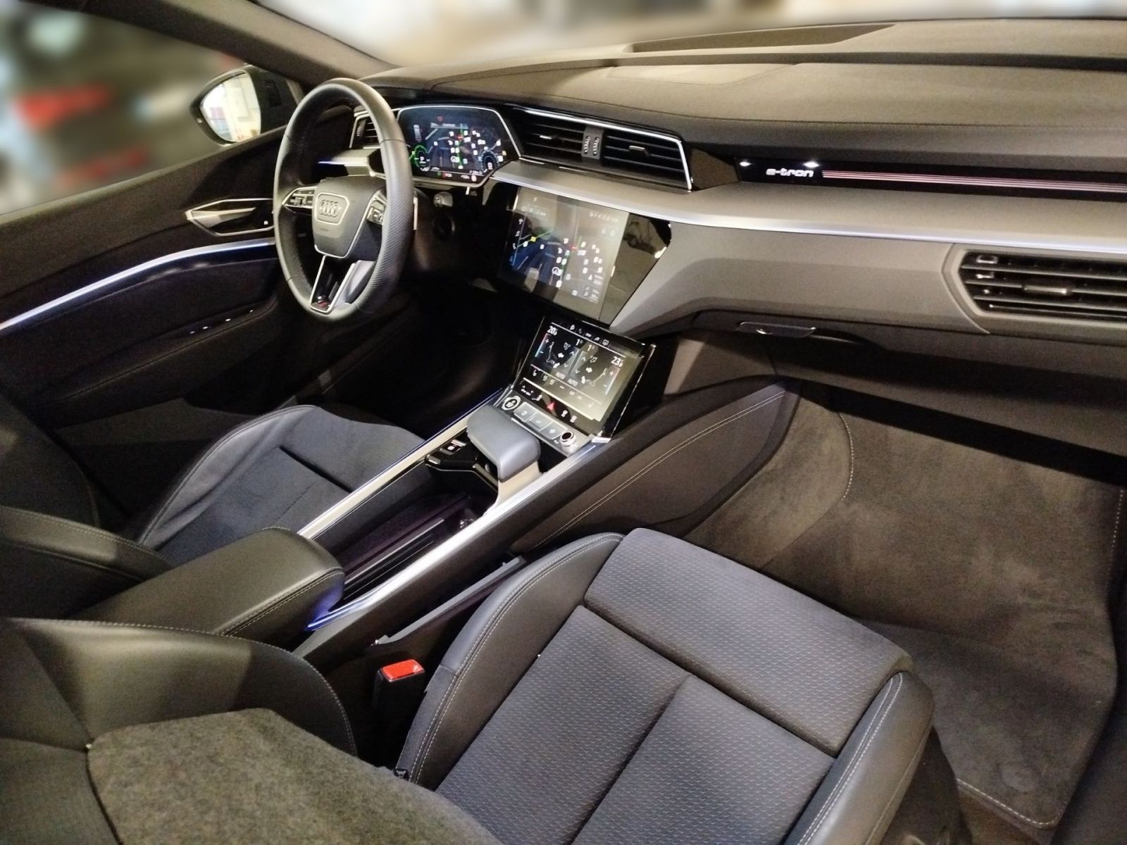 Audi Q8 e-tron - Bild 13