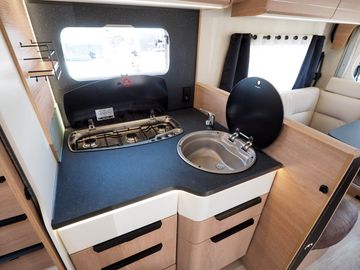 Bild 15 Mooveo TEI-71 FBH Hubbett L-Sitzgr. Navi