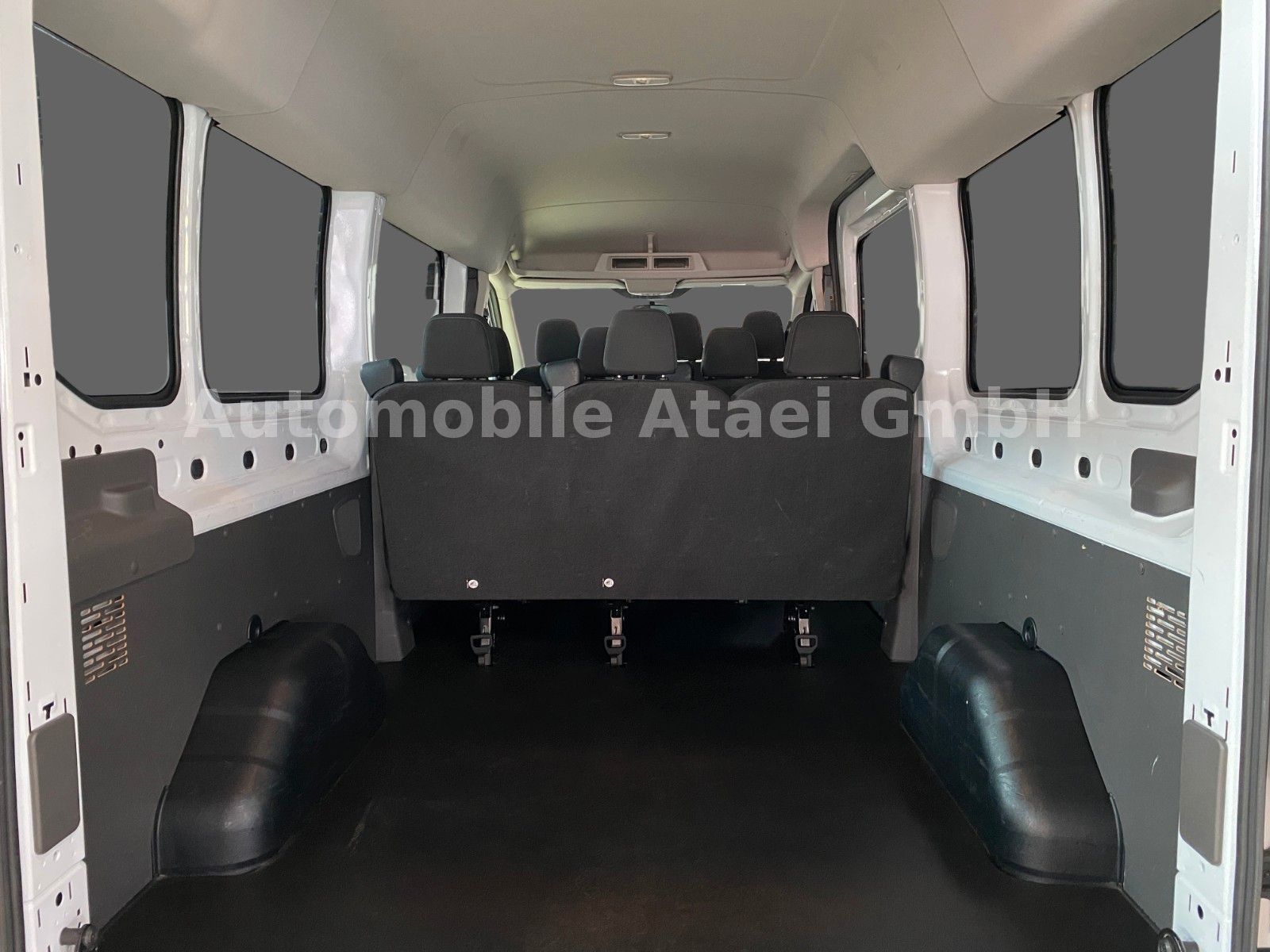 Fahrzeugabbildung Ford Transit 350 L3H2 *Automatik* 9-SITZE+NAVI (3047)