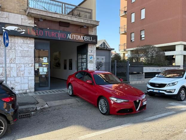 Alfa Romeo ALFA ROMEO Giulia 2.2 Turbodiesel 160 CV AT8 Bus imagem 2