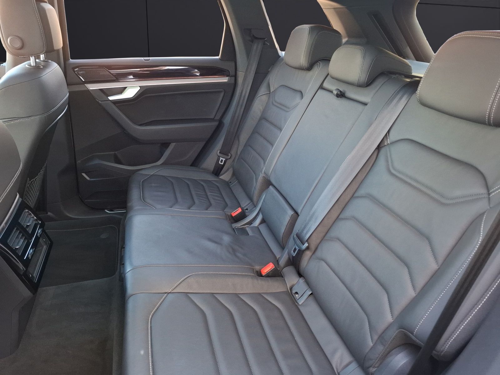 Fahrzeugabbildung Volkswagen Touareg TDI R-Line 4M Matrix AHK Pano Leder Luft