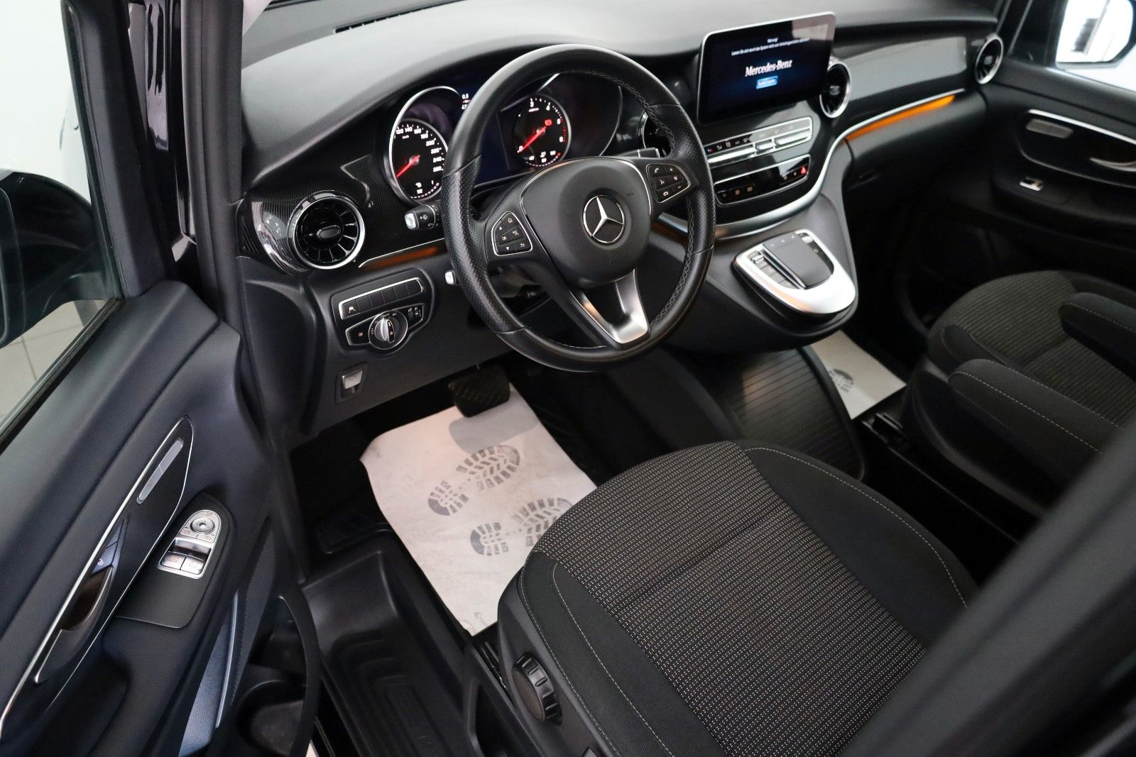 Fahrzeugabbildung Mercedes-Benz V 220 d RISE kompakt,Navi,SH,Carplay,Kamera,AHK