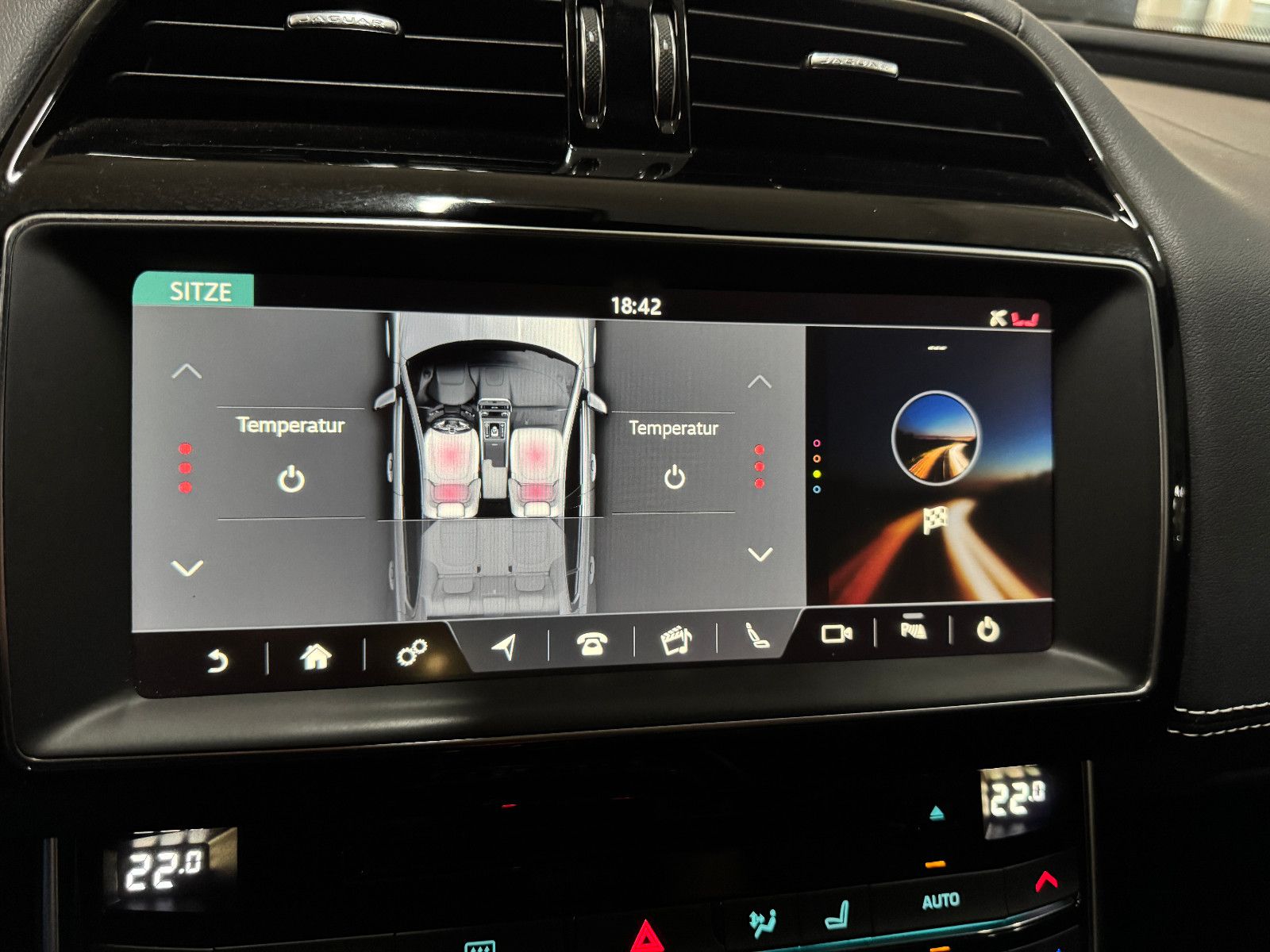 Fahrzeugabbildung Jaguar XE 2.0 d 8GT LANDMARK R-SPORT BLACK EDITION VOLL