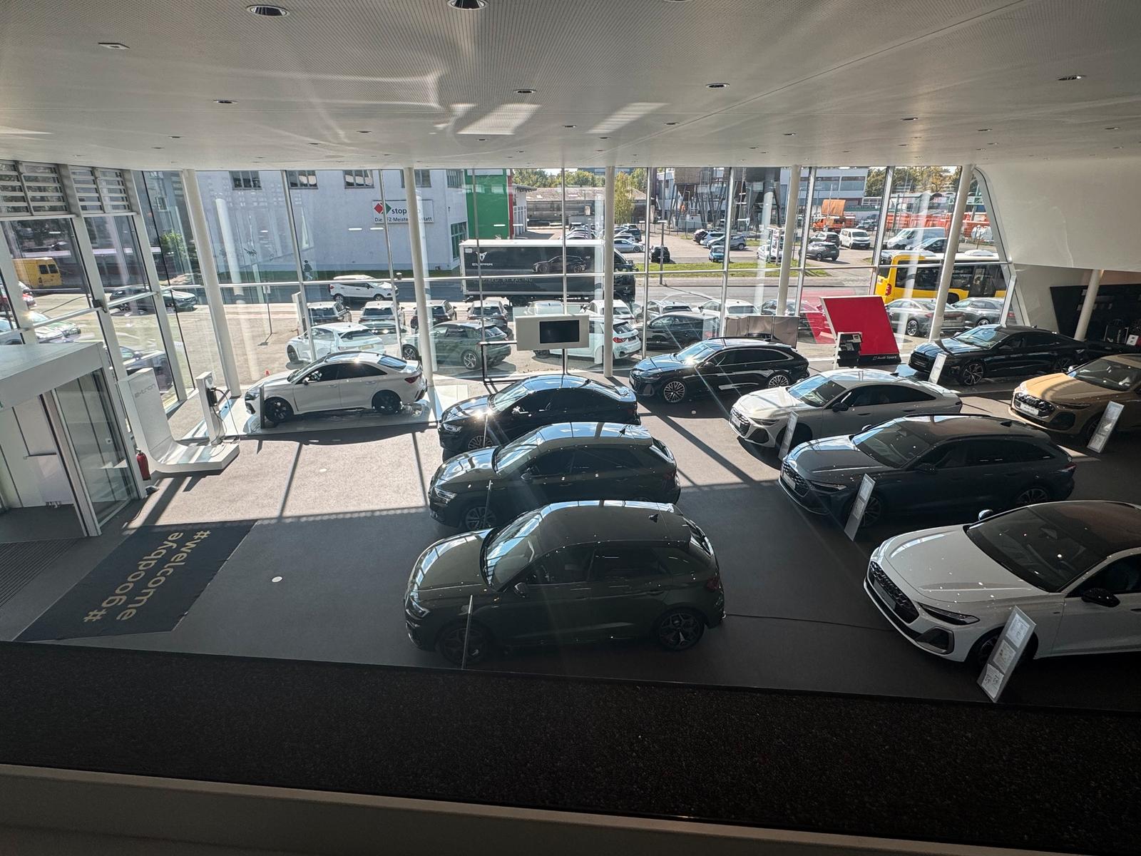showroom-image-bottom
