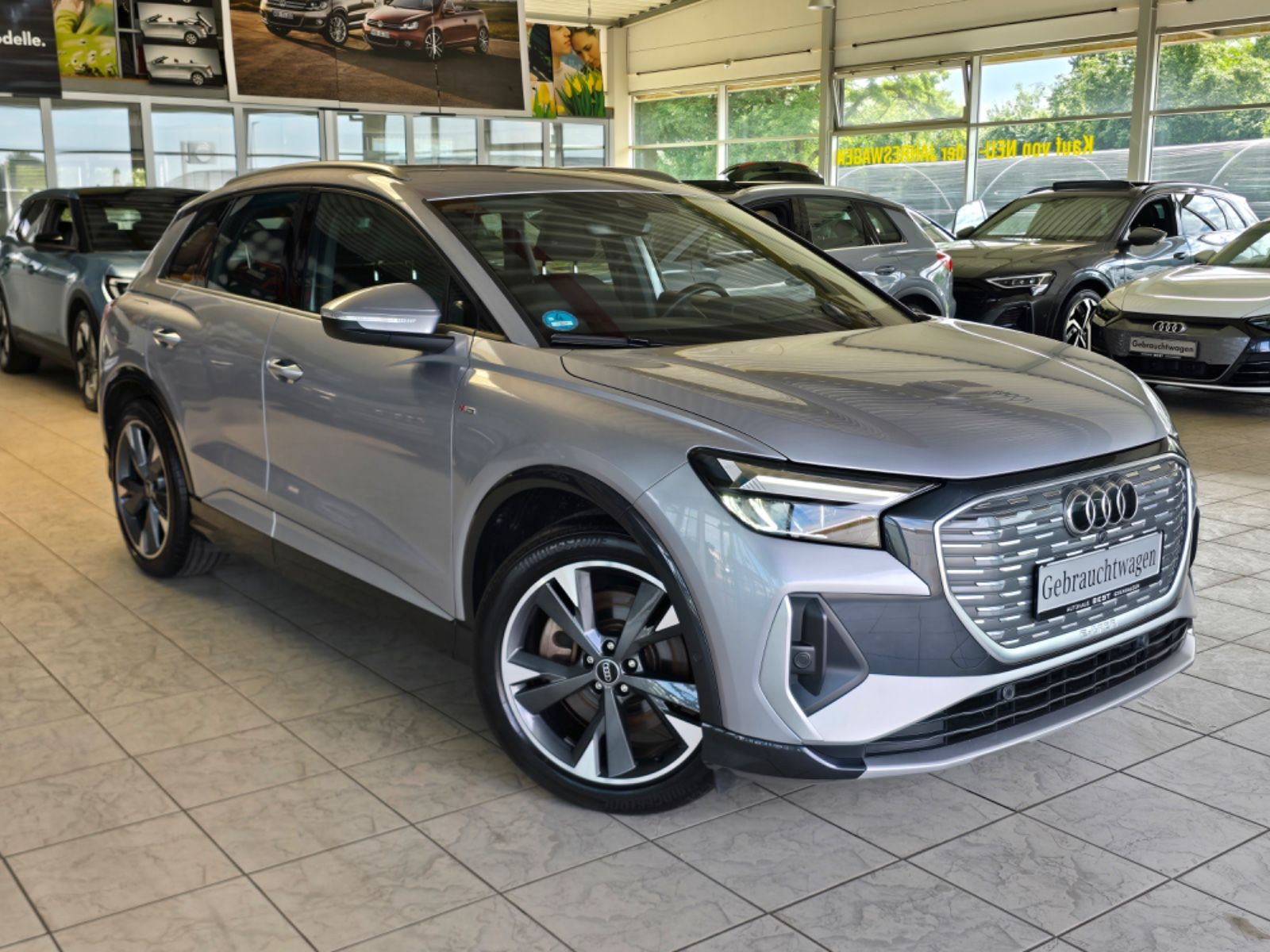 Audi Q4 45 e-tron quattro S line SONOS RFK SHZ 20"ACC imagem 2