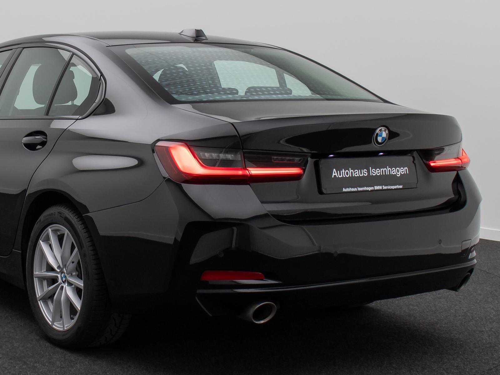 BMW 318i  Widscreen PDC GeschwindigReg DAB Cockpit+