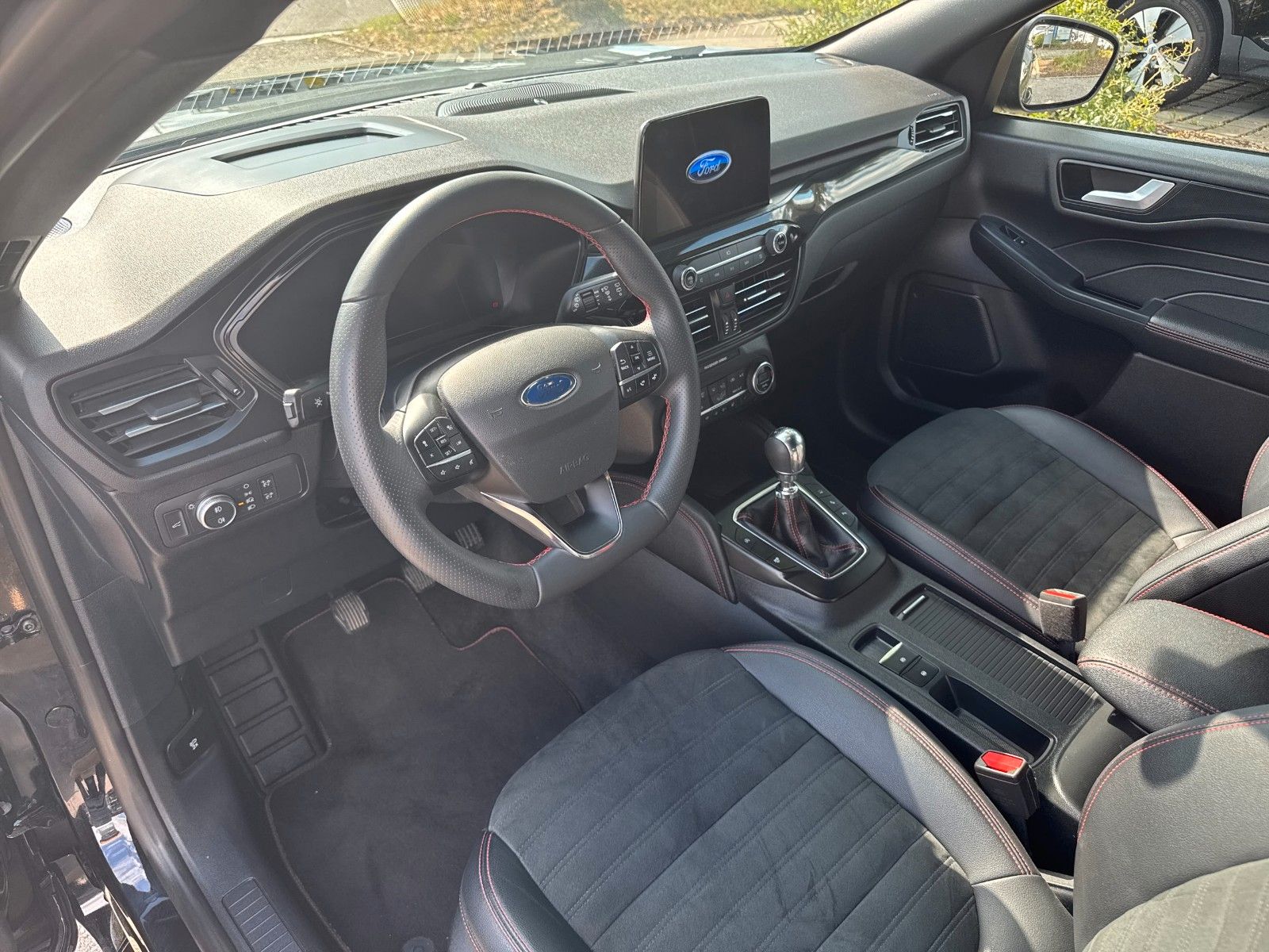 Fahrzeugabbildung Ford Kuga ST-Line X, FAHRASSISTENZPAKET