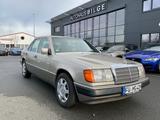 Mercedes-Benz 230 E W124 5-Gang*SHD*TÜV*H-Kennz*Scheckheft - Mercedes-Benz 230: W124 230e