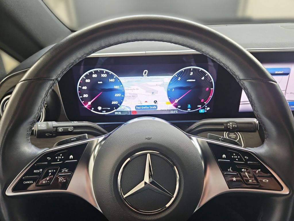 Fahrzeugabbildung Mercedes-Benz V 300 d Avantgarde extralang 4x4 8 Sitze ele. ST
