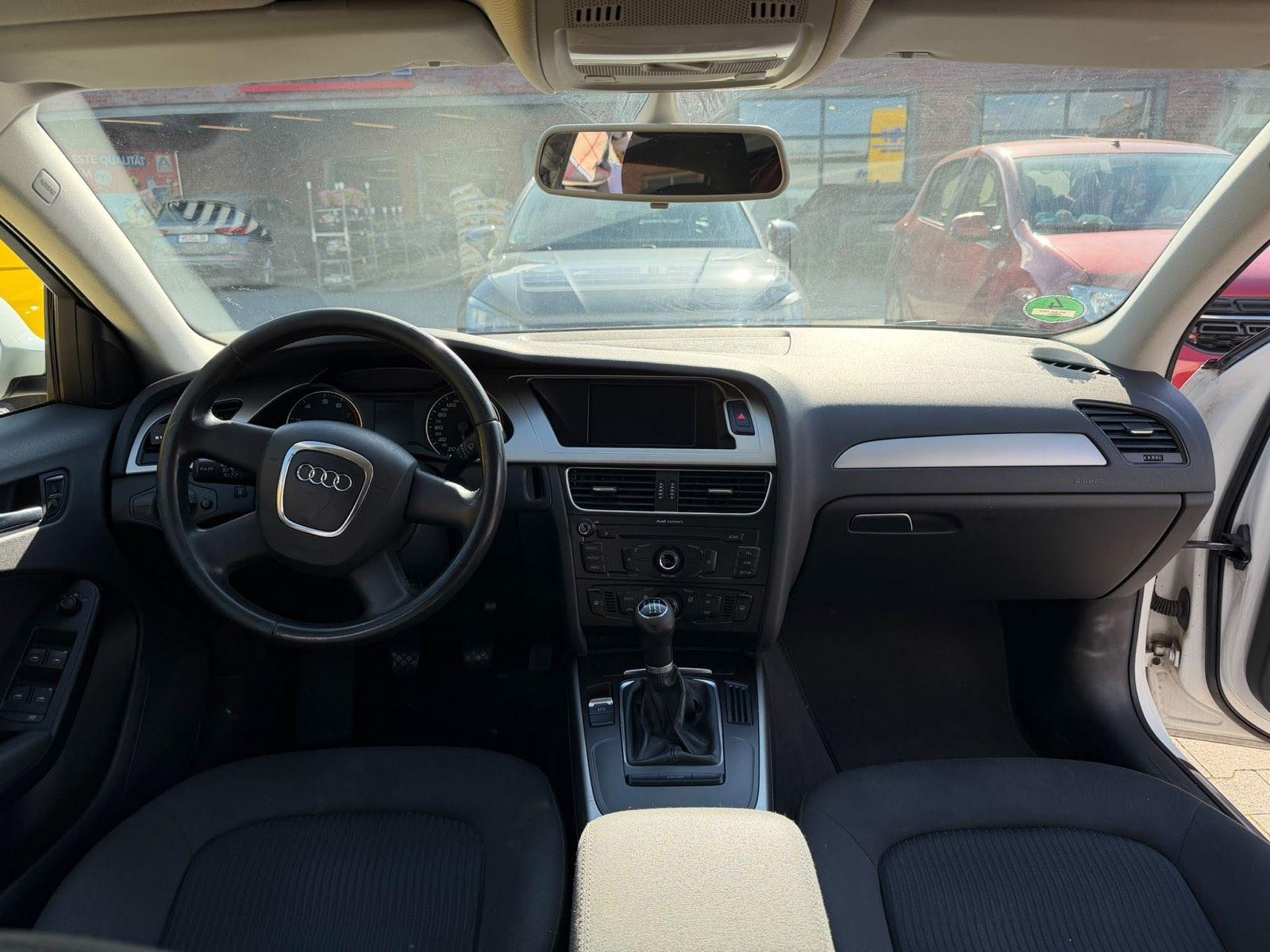 Audi A4 2009 — photo 7