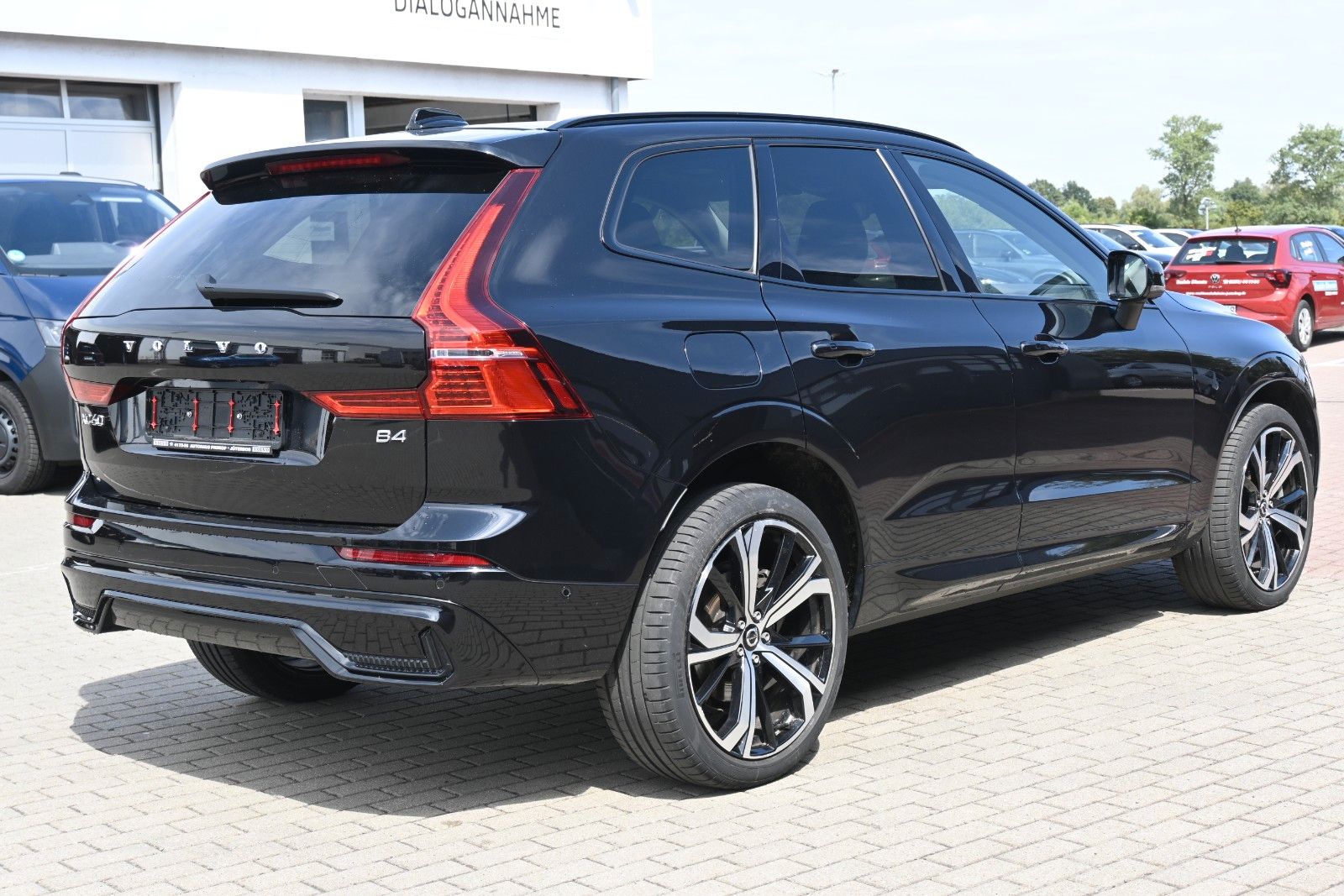 Fahrzeugabbildung Volvo XC60 B4 D Plus Dark*FSHZG*PANO*360°*ACC