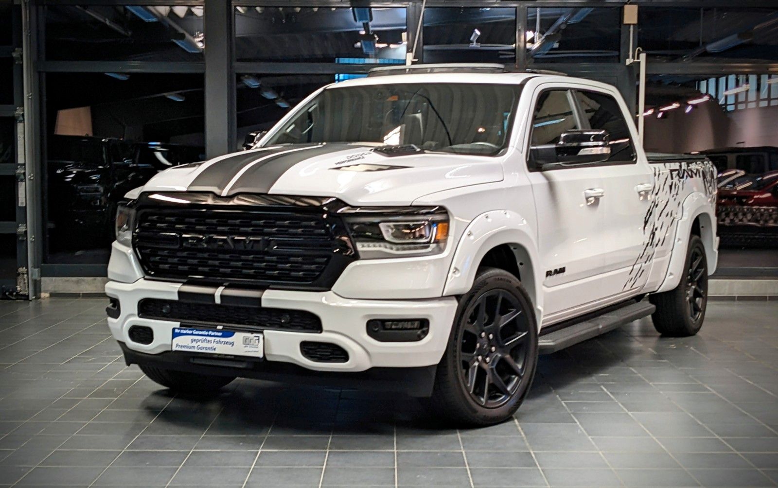 Dodge RAM 1500 HEMI V8 5.7L E-TORQUE Laramie/Panorama