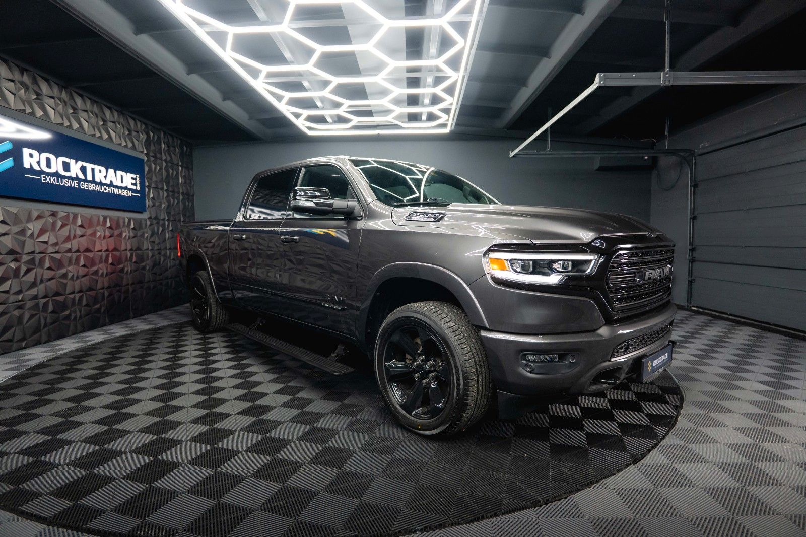 Fahrzeugabbildung Dodge RAM 5.7 V8 HEMI 4x4 LIMITED Night LongBed *ACC*