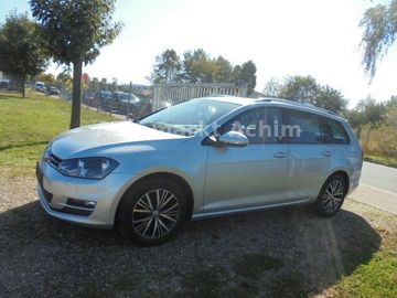 Volkswagen Golf - 1