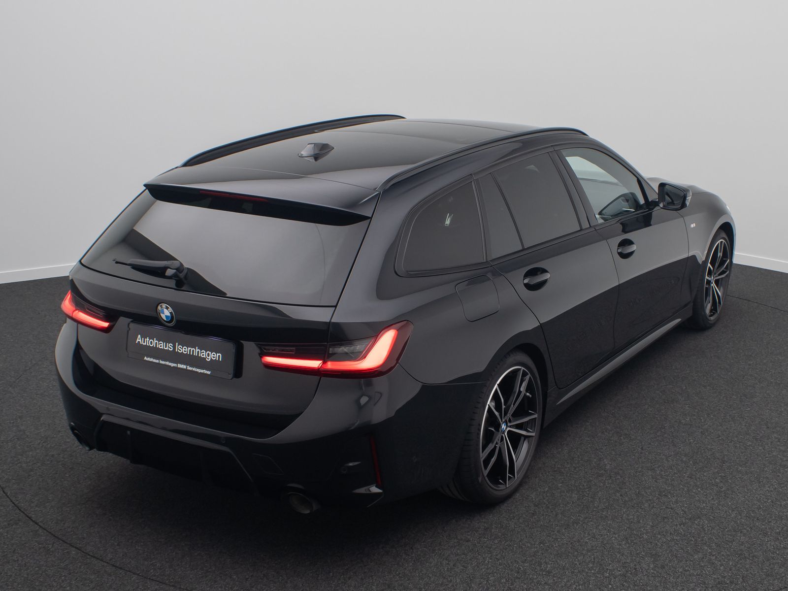 Fahrzeugabbildung BMW 330i M Sport HUD Panorama DAB HiFi AHK 19Zoll