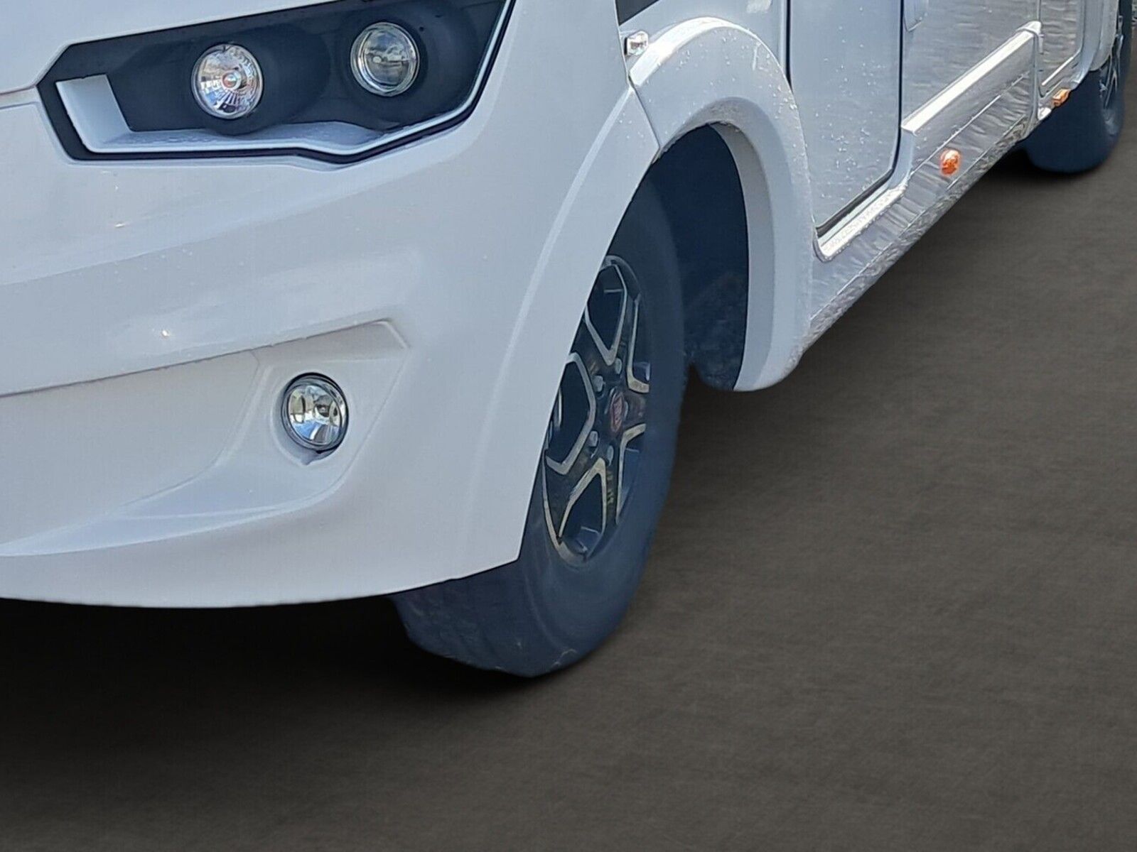 Fahrzeugabbildung Eura Mobil Integra Line IL 720 EF SAT, SOLAR, LUFTFEDERUNG