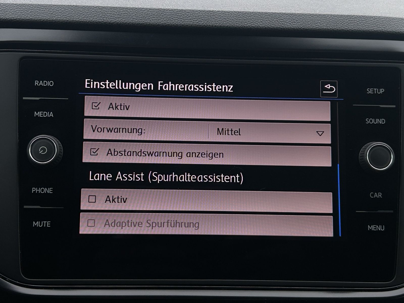 Fahrzeugabbildung Volkswagen T-Roc TSI ACC PDC SH LM