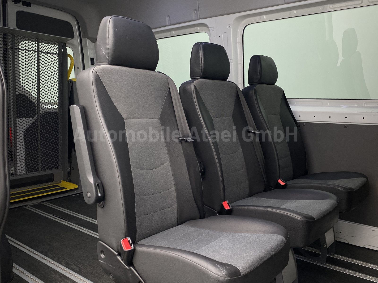 Fahrzeugabbildung MAN TGE 3.140 Kombi *ROLLSTUHL-LIFT* 6-SITZE 9331
