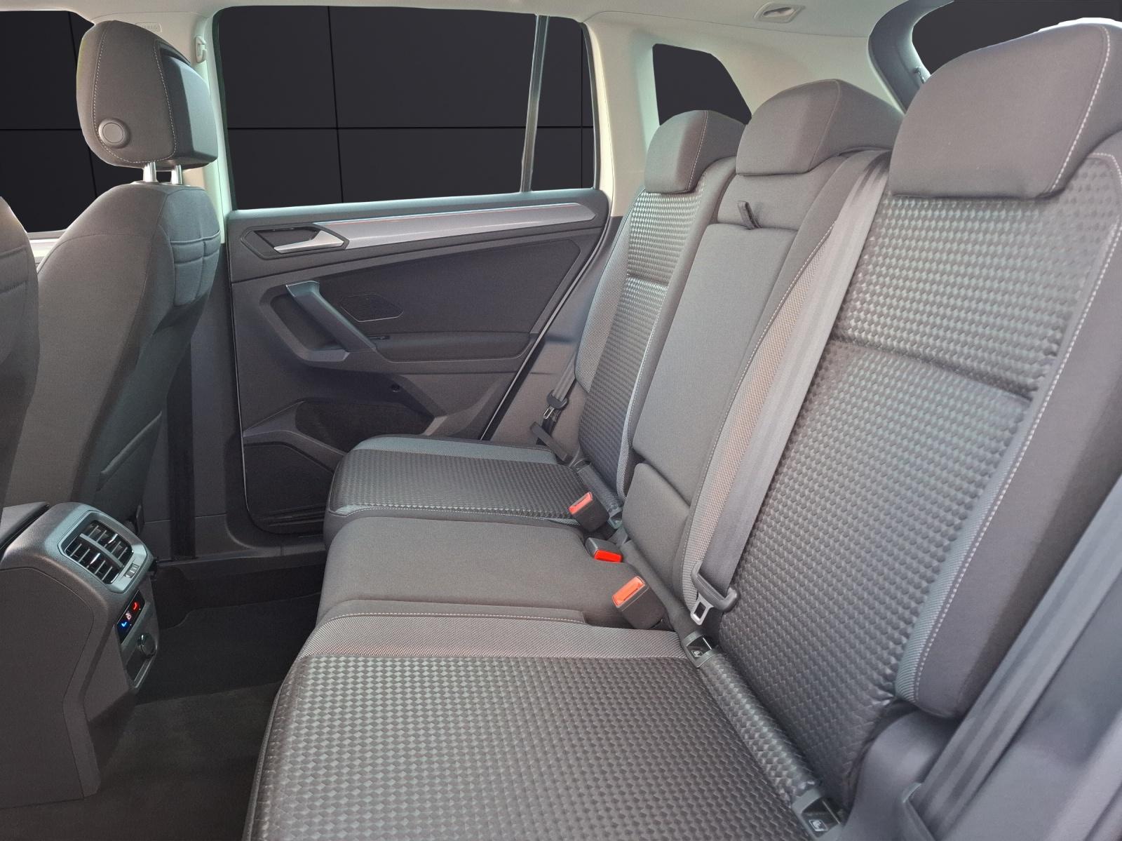 Volkswagen Tiguan TDI Active DSG Standhz Matrix Navi ACC SH, миниатюра 11