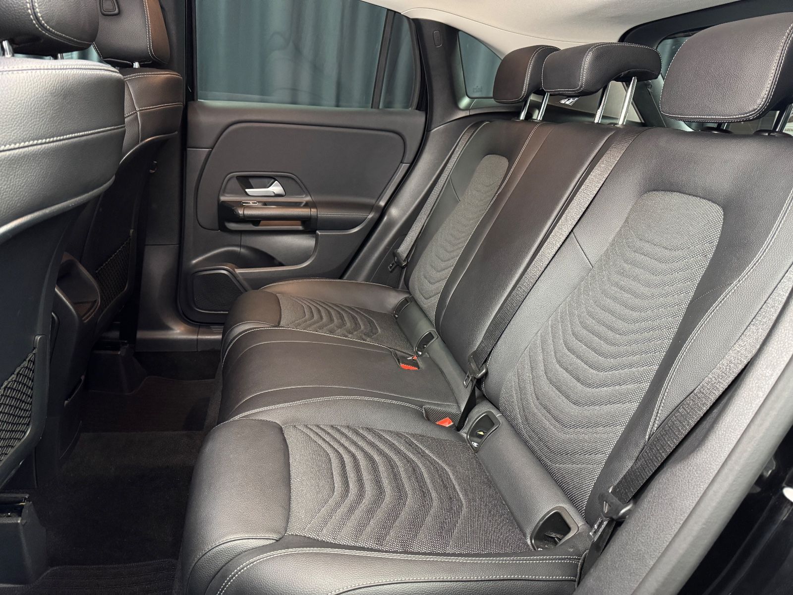 Fahrzeugabbildung Mercedes-Benz GLA 220d|AUTOMATIK|NAVI|LED-SCHEINWERFER|