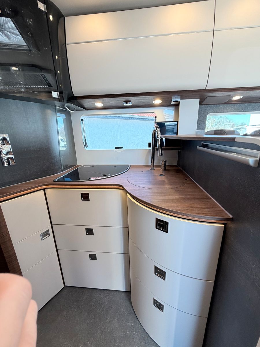 Fahrzeugabbildung Carthago chic c-line I 4.9 LE L Cortina Silverline